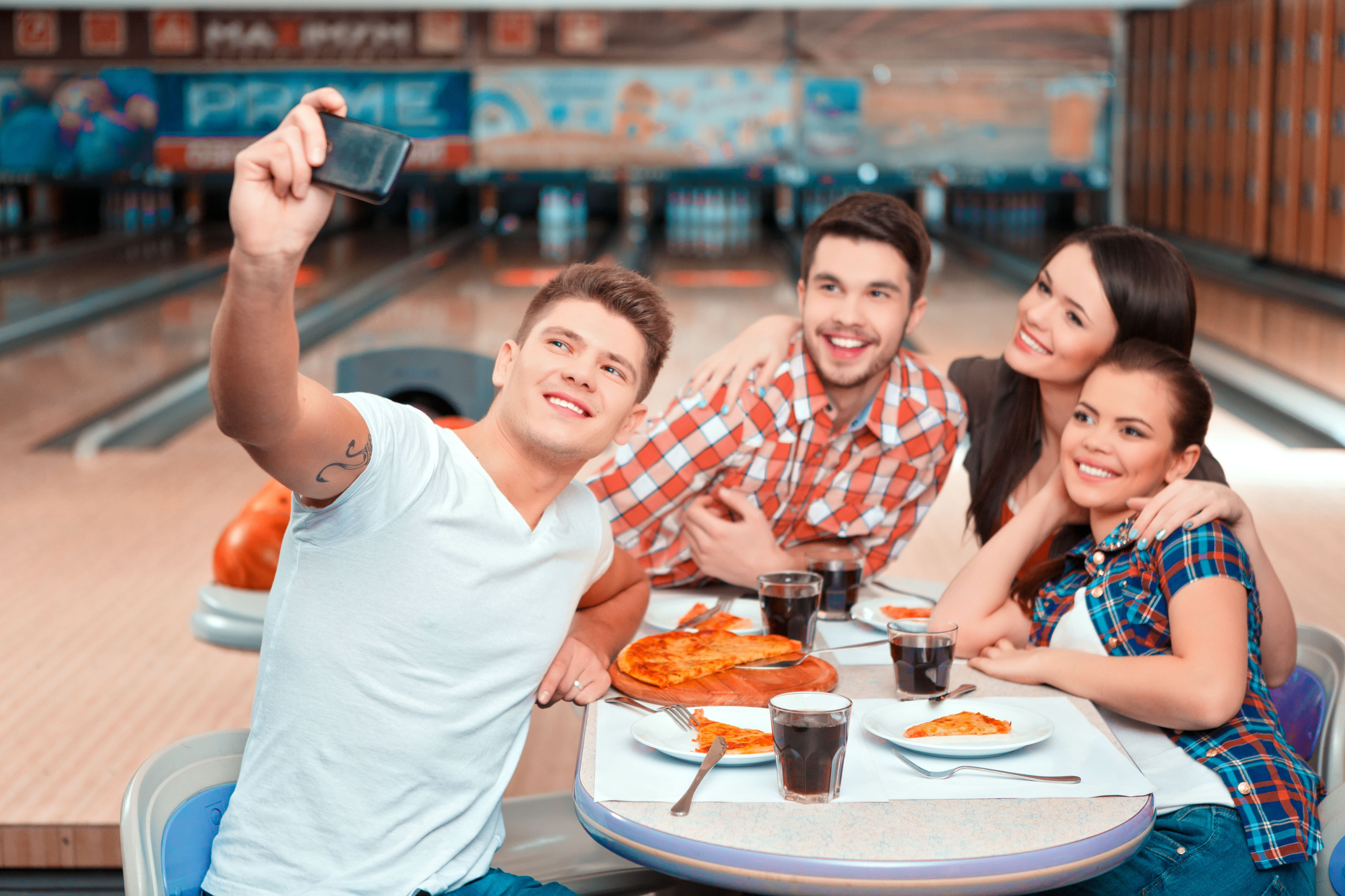 pizza and bowling special | daily deals | bowling specials | bowling deals | odyssey fun center | sheboygan, wi